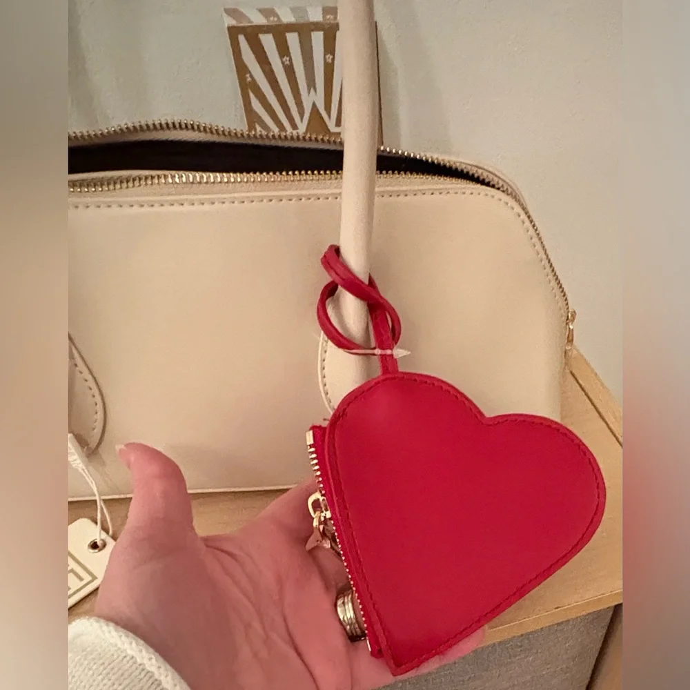 Urban Expressions Oatmilk Double Handle Handbag with Red Heart Zipper Pouch NWT - Picture 3 of 7
